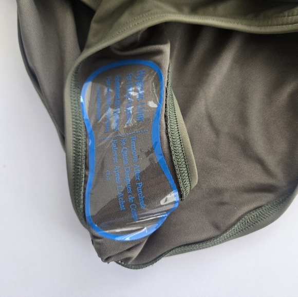 NWT DKNY Ruffled Plunge Tummy-Control One-Piece Swimsuit - Small - Picture 3 of 4